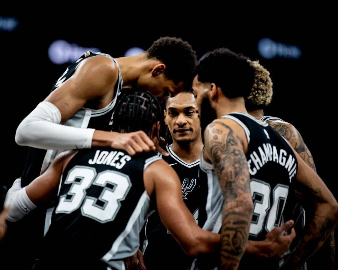 应以指尖 应以指尖